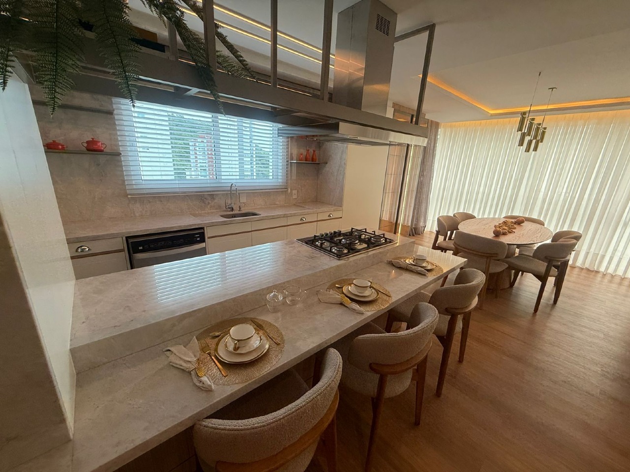 Apartamento 3 suítes, 3 vagas, mobiliado, Pioneiros, Balneário Camboriú - Foto 4 de 28