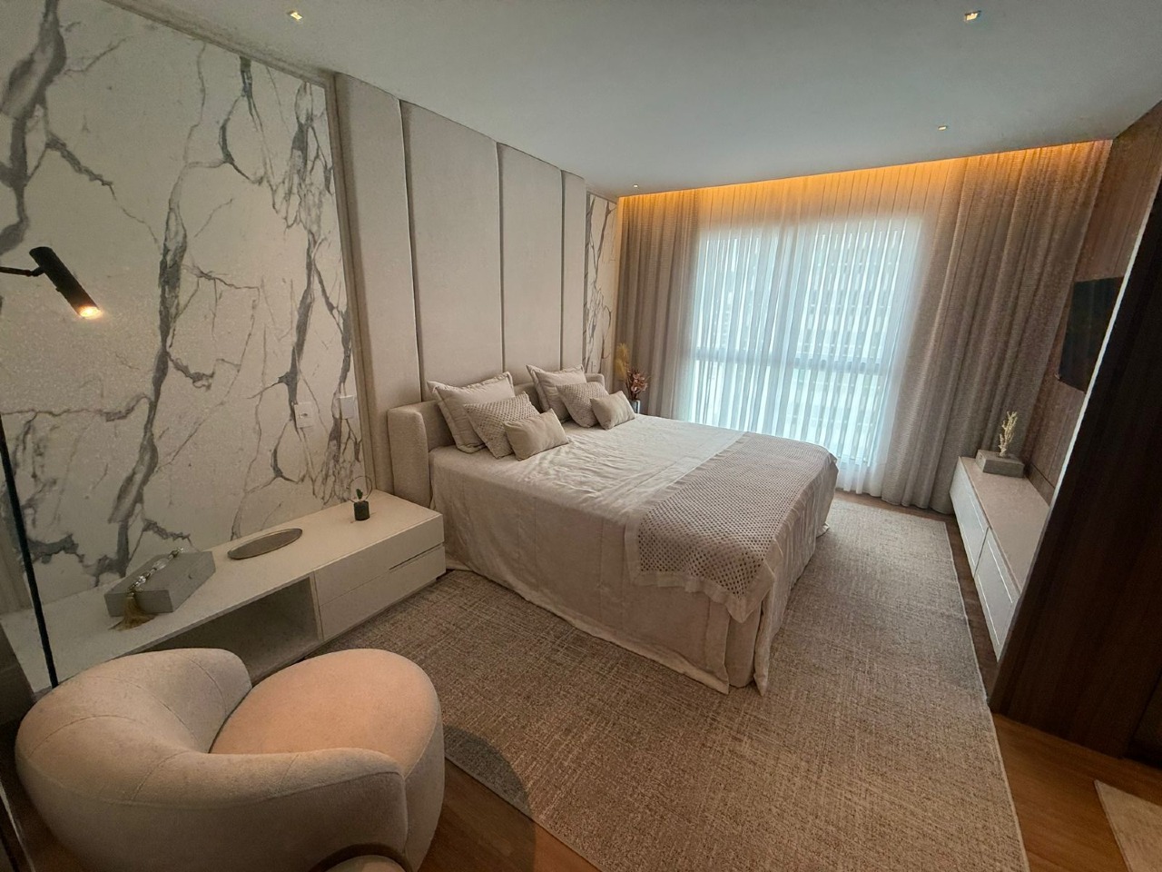 Apartamento 3 suítes, 3 vagas, mobiliado, Pioneiros, Balneário Camboriú - Foto 23 de 28