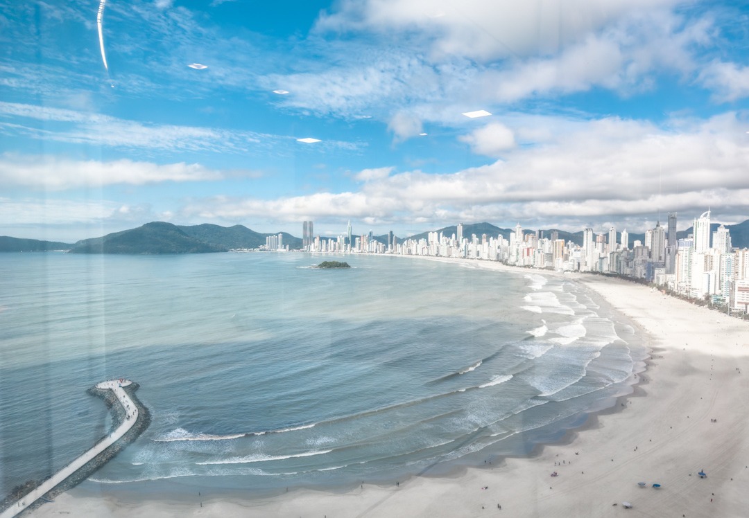 Apartamento 3 suítes com 3 vagas em Balneário Camboriú — Pioneiros - Foto 2 de 30