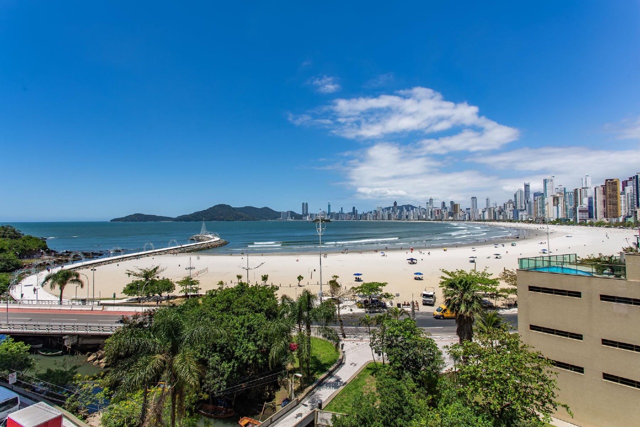 Apartamento 3 suítes com 3 vagas em Balneário Camboriú — Pioneiros - Foto 8 de 30