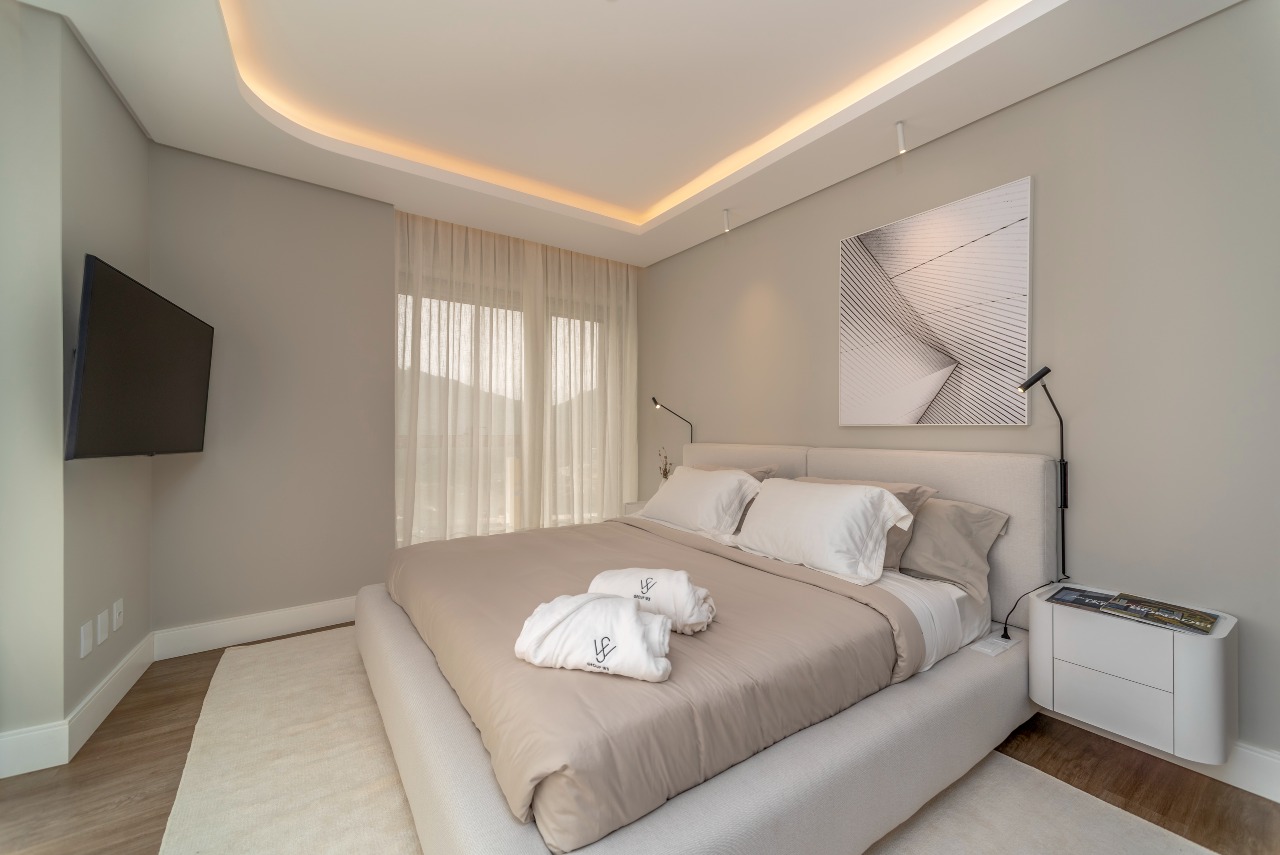 Yachthouse by Pininfarina: 261m² Mobiliados, 4 Suítes e Eficiência Logística na Barra Sul por R$ 11,39M - Foto 23 de 30