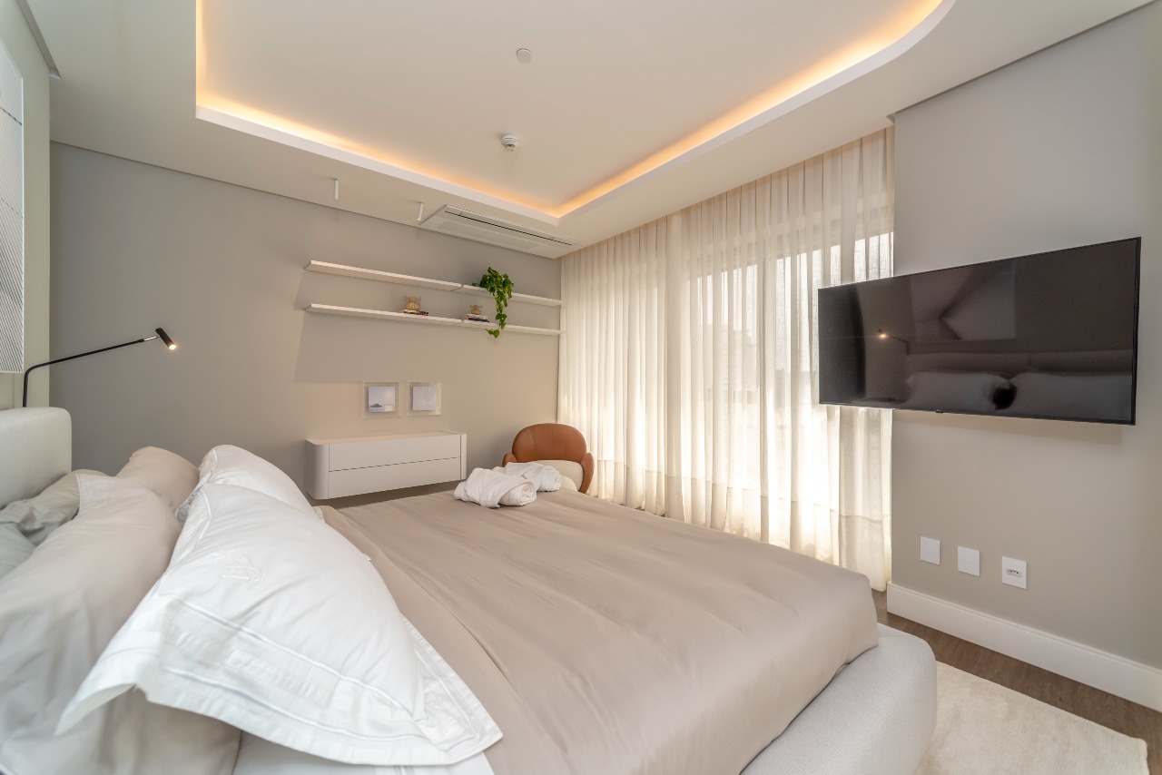 Yachthouse by Pininfarina: 261m² Mobiliados, 4 Suítes e Eficiência Logística na Barra Sul por R$ 11,39M - Foto 22 de 30