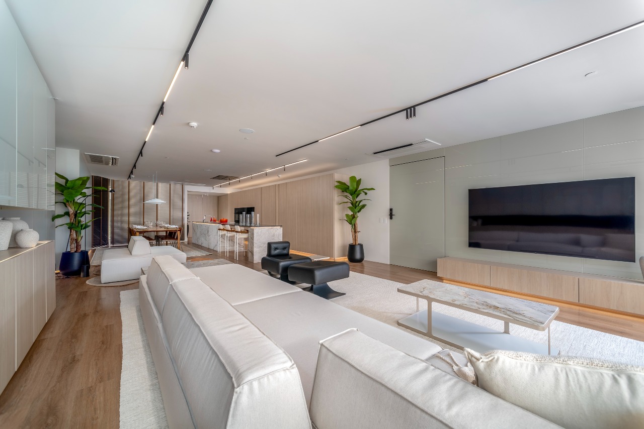 Yachthouse by Pininfarina: 261m² Mobiliados, 4 Suítes e Eficiência Logística na Barra Sul por R$ 11,39M - Foto 11 de 30