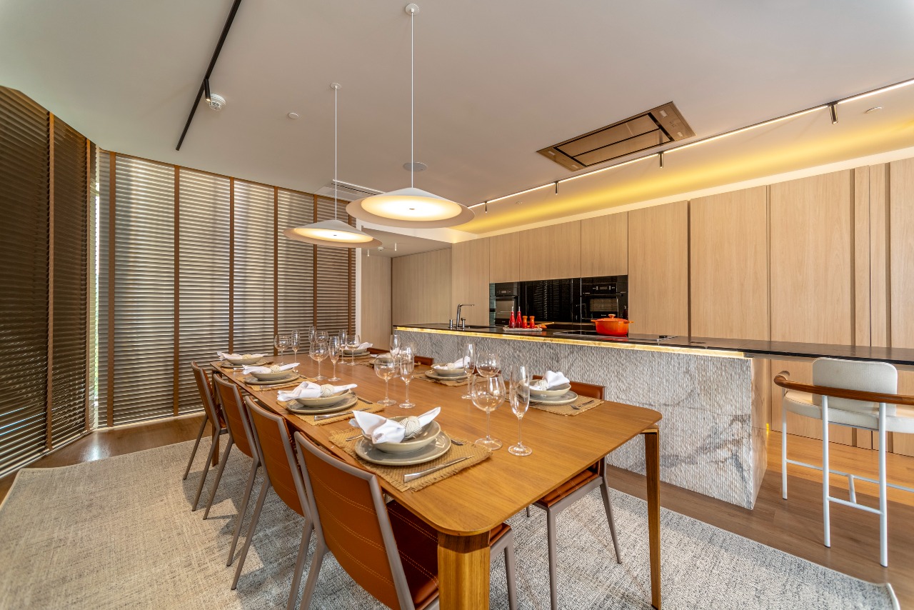 Yachthouse by Pininfarina: 261m² Mobiliados, 4 Suítes e Eficiência Logística na Barra Sul por R$ 11,39M - Foto 4 de 30