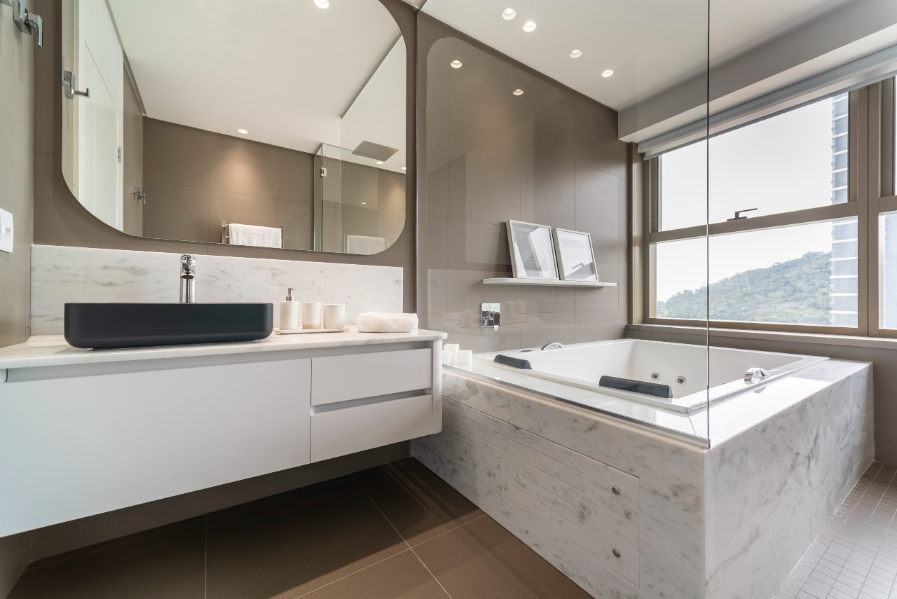 Yachthouse by Pininfarina: 261m² Mobiliados, 4 Suítes e Eficiência Logística na Barra Sul por R$ 11,39M - Foto 21 de 30