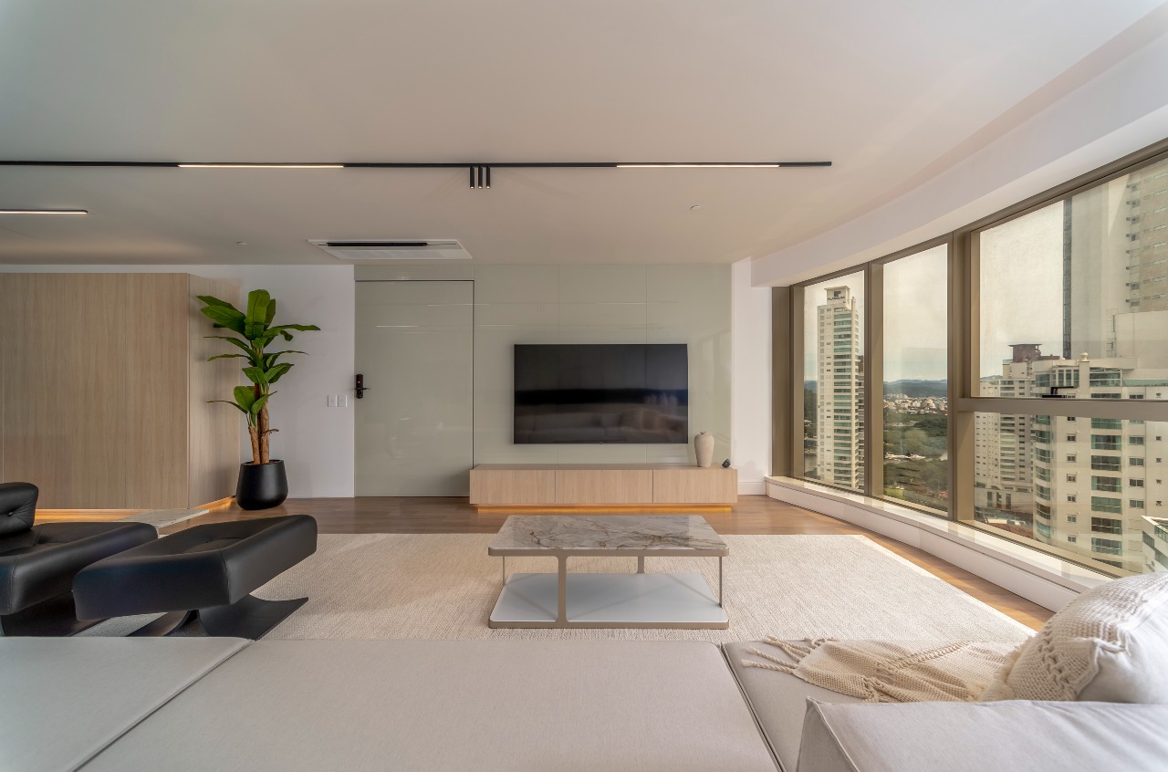 Yachthouse by Pininfarina: 261m² Mobiliados, 4 Suítes e Eficiência Logística na Barra Sul por R$ 11,39M - Foto 9 de 30