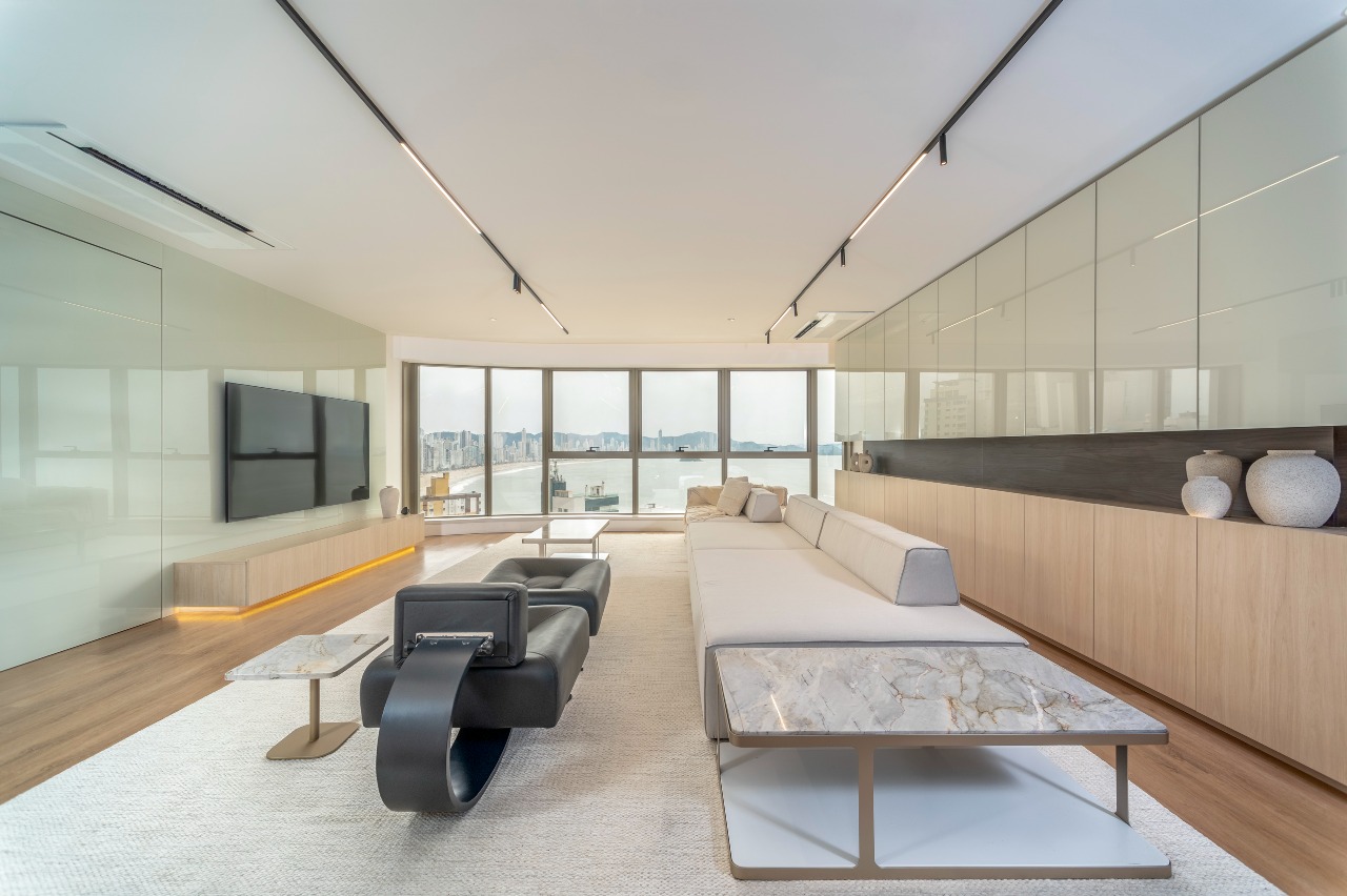 Yachthouse by Pininfarina: 261m² Mobiliados, 4 Suítes e Eficiência Logística na Barra Sul por R$ 11,39M - Foto 10 de 30