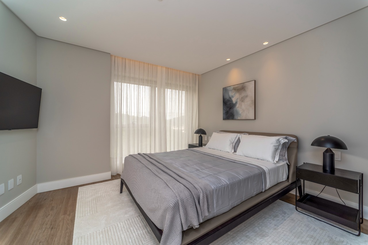 Yachthouse by Pininfarina: 261m² Mobiliados, 4 Suítes e Eficiência Logística na Barra Sul por R$ 11,39M - Foto 19 de 30