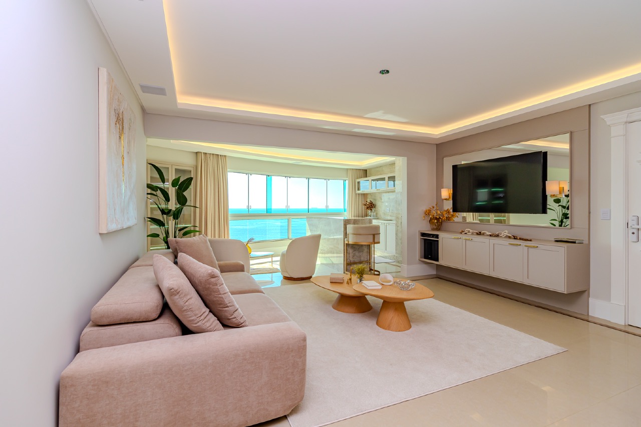 Apartamento padrão Embraed 3 suítes frente mar, totalmente reformado à venda no Villa Cora em Balneário Camboriú - Foto 3 de 36