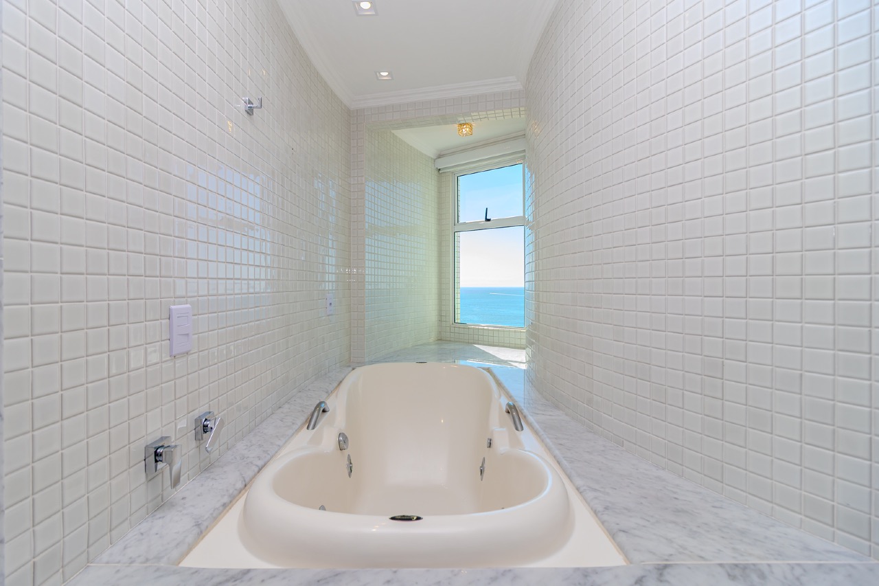 Apartamento padrão Embraed 3 suítes frente mar, totalmente reformado à venda no Villa Cora em Balneário Camboriú - Foto 23 de 36