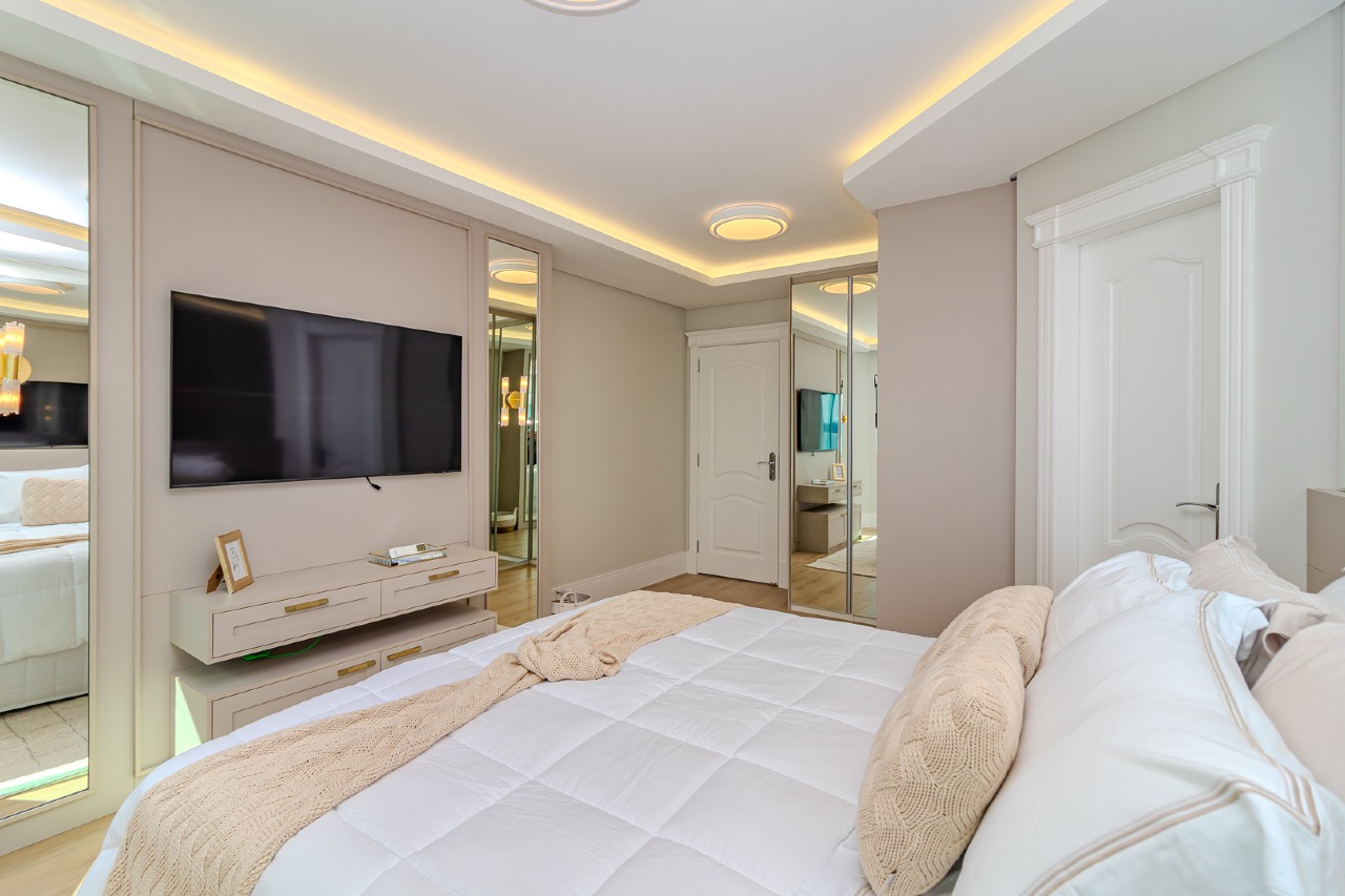 Apartamento padrão Embraed 3 suítes frente mar, totalmente reformado à venda no Villa Cora em Balneário Camboriú - Foto 20 de 36