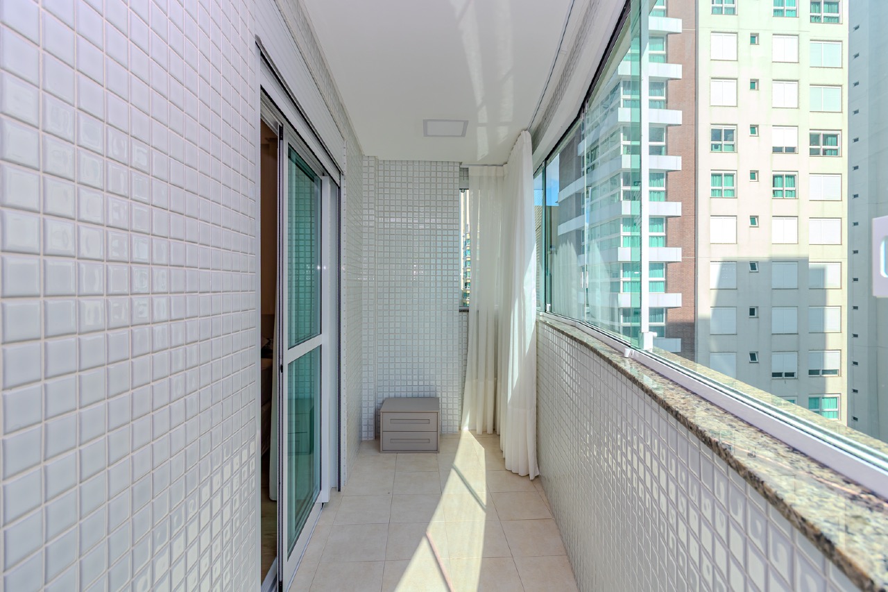 Apartamento padrão Embraed 3 suítes frente mar, totalmente reformado à venda no Villa Cora em Balneário Camboriú - Foto 15 de 36