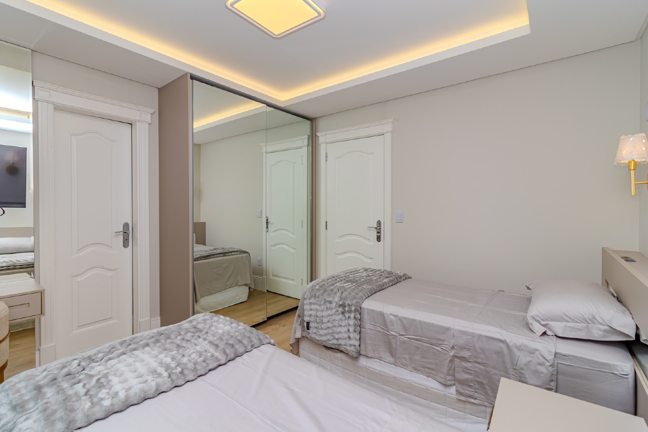 Apartamento padrão Embraed 3 suítes frente mar, totalmente reformado à venda no Villa Cora em Balneário Camboriú - Foto 18 de 36