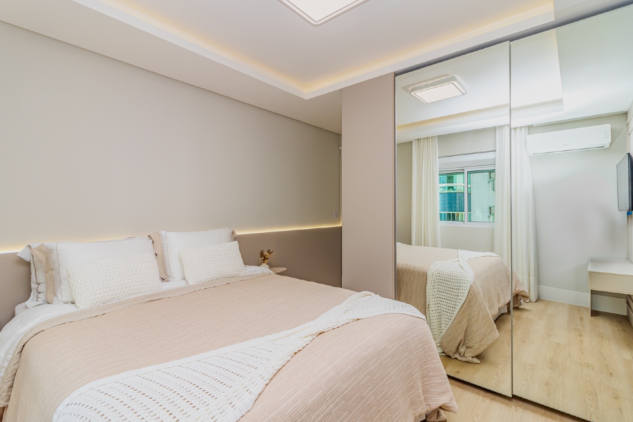 Apartamento padrão Embraed 3 suítes frente mar, totalmente reformado à venda no Villa Cora em Balneário Camboriú - Foto 12 de 36