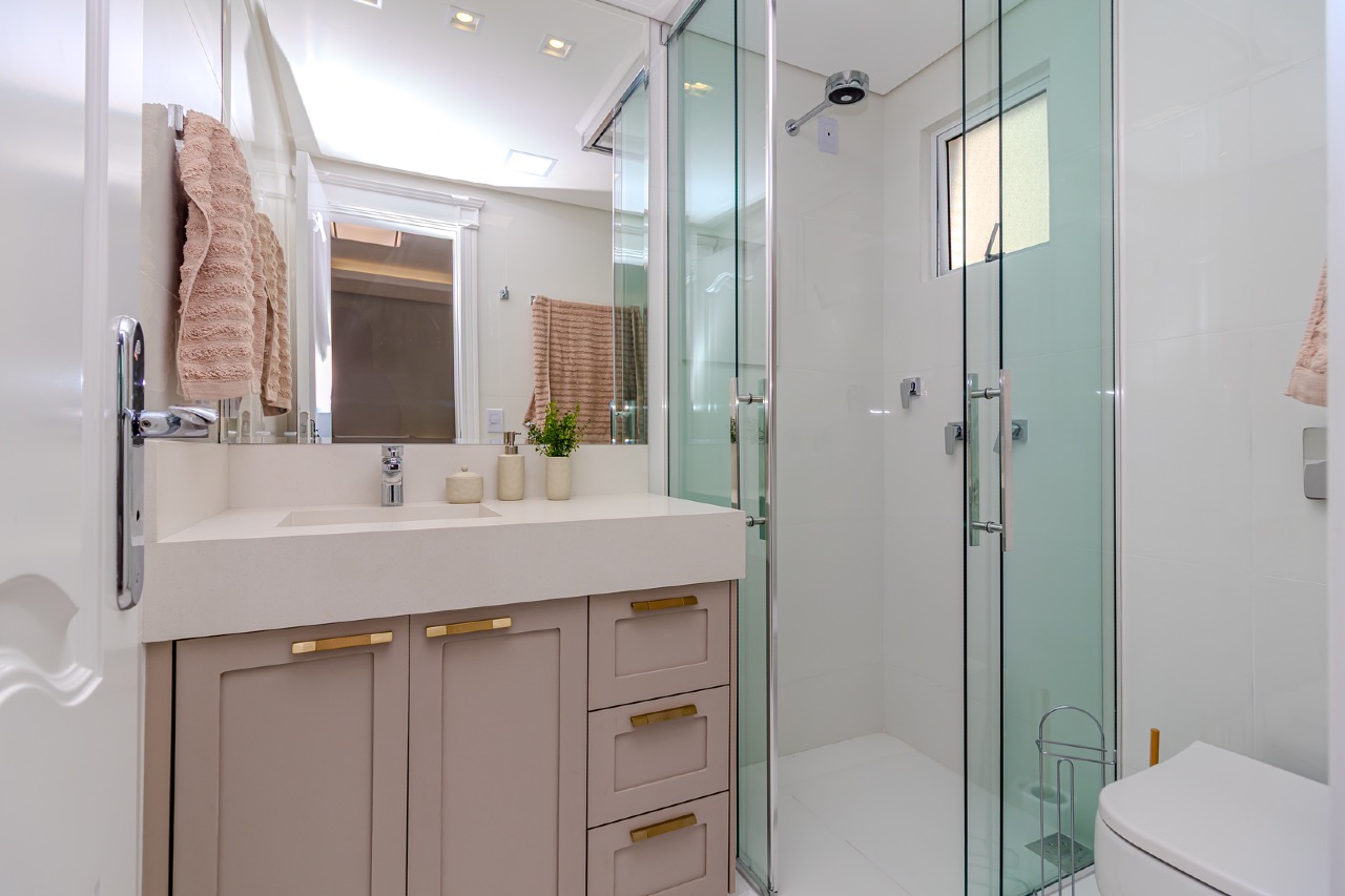 Apartamento padrão Embraed 3 suítes frente mar, totalmente reformado à venda no Villa Cora em Balneário Camboriú - Foto 17 de 36