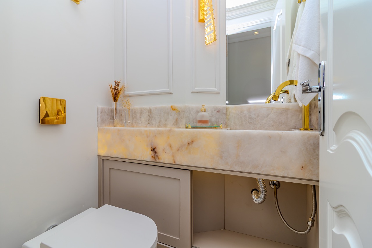 Apartamento padrão Embraed 3 suítes frente mar, totalmente reformado à venda no Villa Cora em Balneário Camboriú - Foto 14 de 36