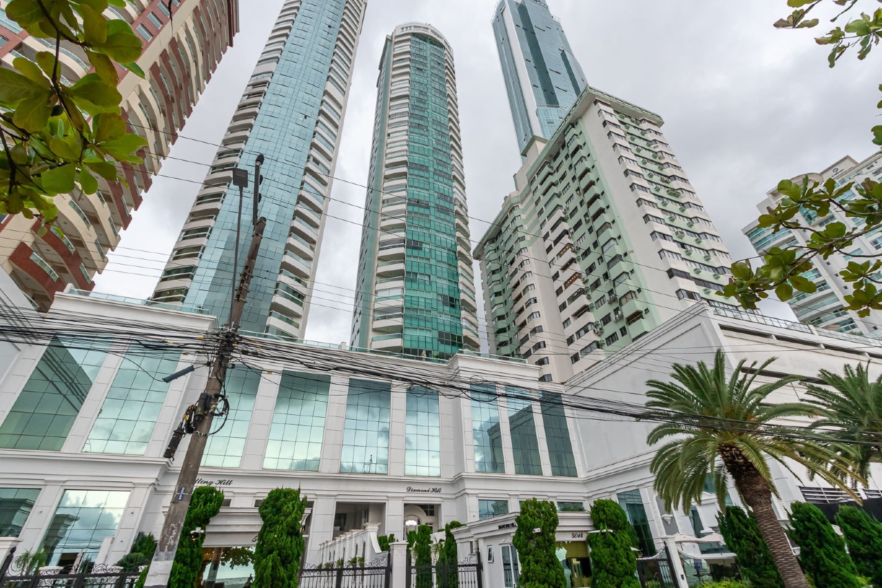 Apartamento 4 suítes à venda no Diamond Hill Mobiliado no Centro de Balneário Camboriú - Foto 2 de 11