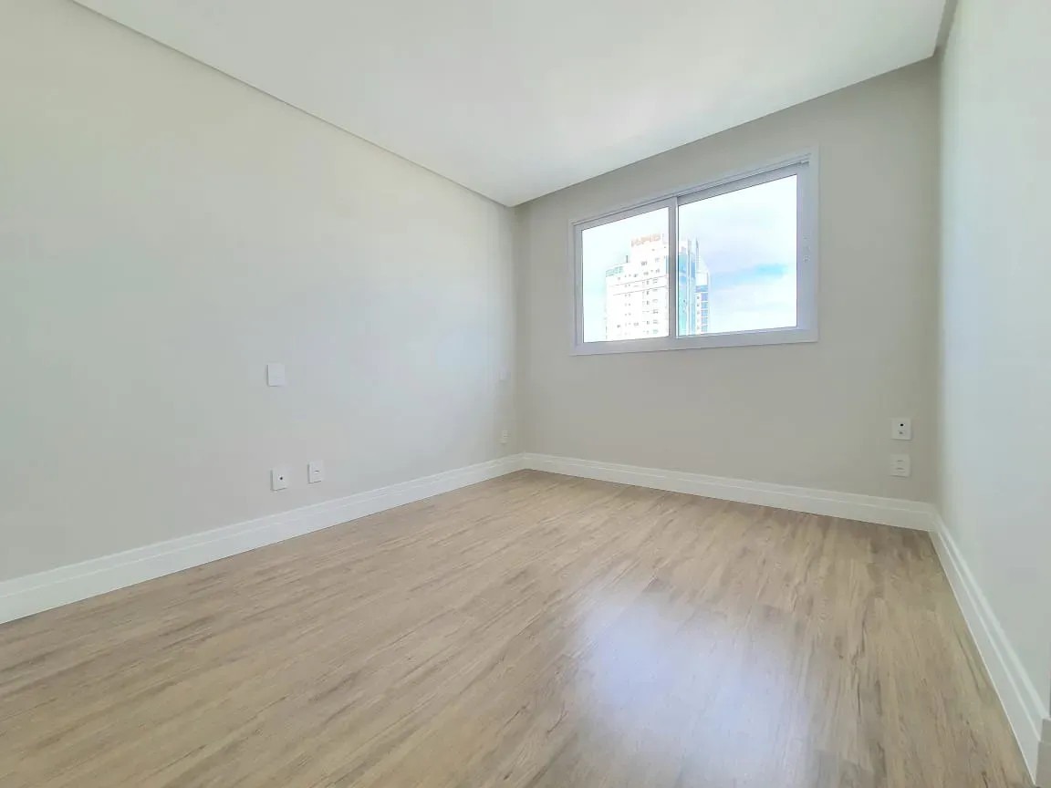 Apartamento 4 suítes à venda no Edifício Eleganza Tower no Centro de Balneário Camboriú - Foto 3 de 11