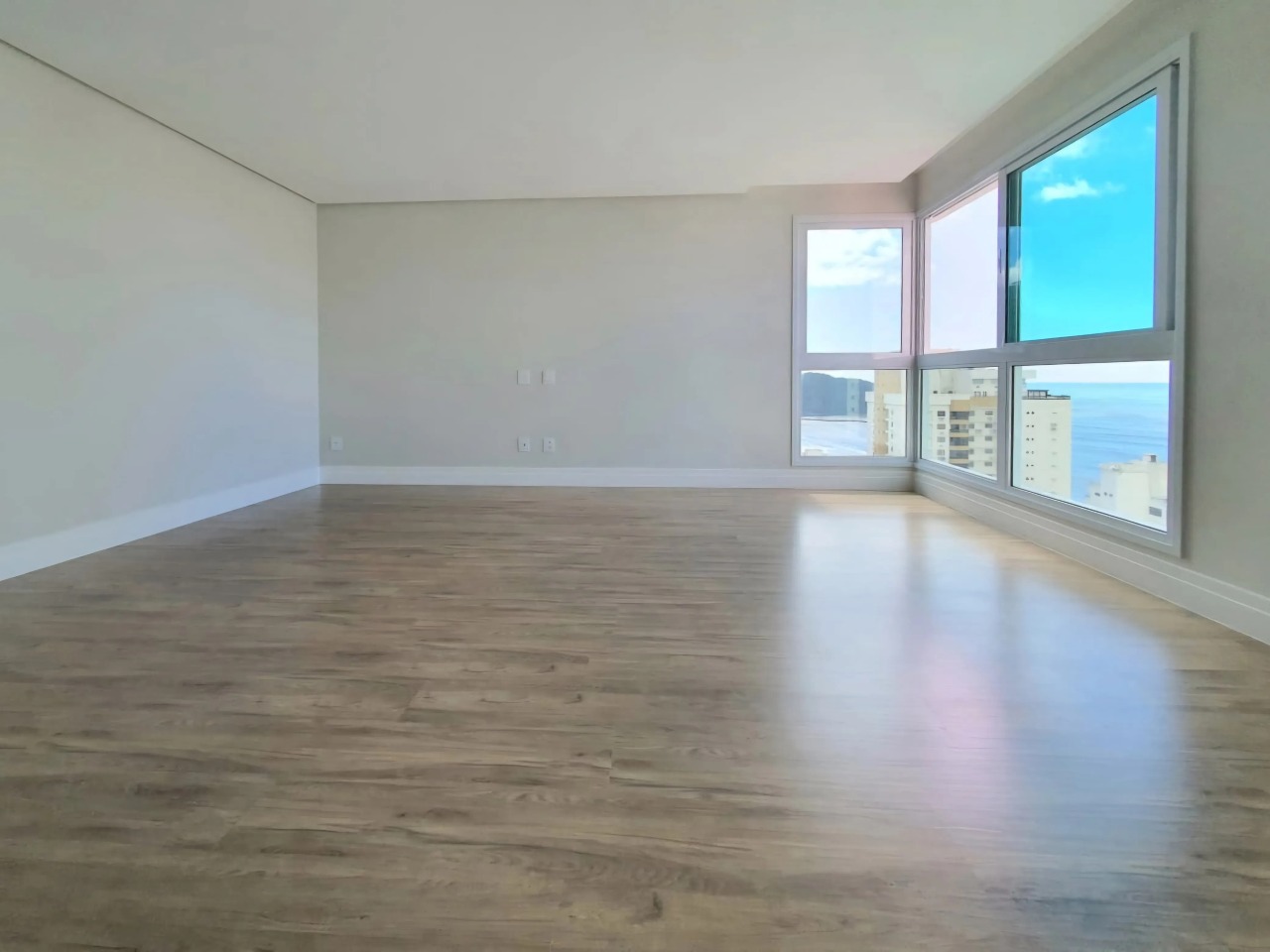 Apartamento 4 suítes à venda no Edifício Eleganza Tower no Centro de Balneário Camboriú - Foto 8 de 11