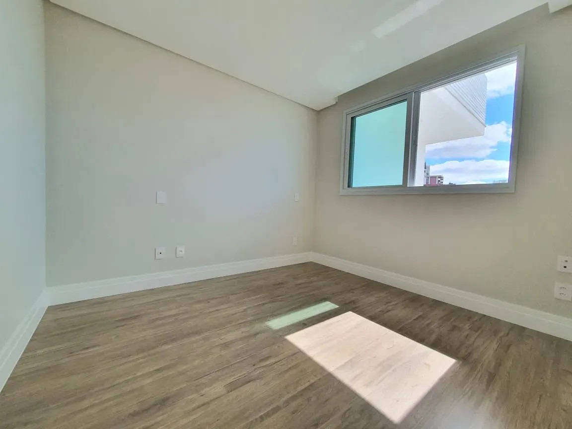 Apartamento 4 suítes à venda no Edifício Eleganza Tower no Centro de Balneário Camboriú - Foto 4 de 11