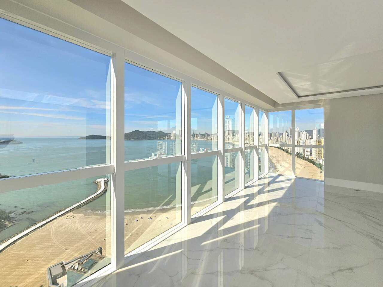 Apartamento 4 suítes à venda no Skyline no Centro de Balneário Camboriú - Foto 1 de 21