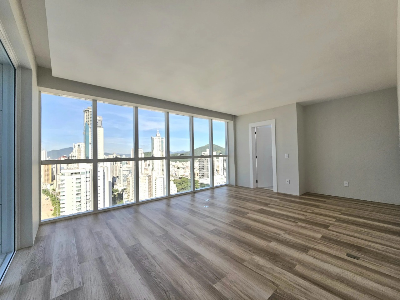 Apartamento 4 suítes à venda no Skyline no Centro de Balneário Camboriú - Foto 15 de 21
