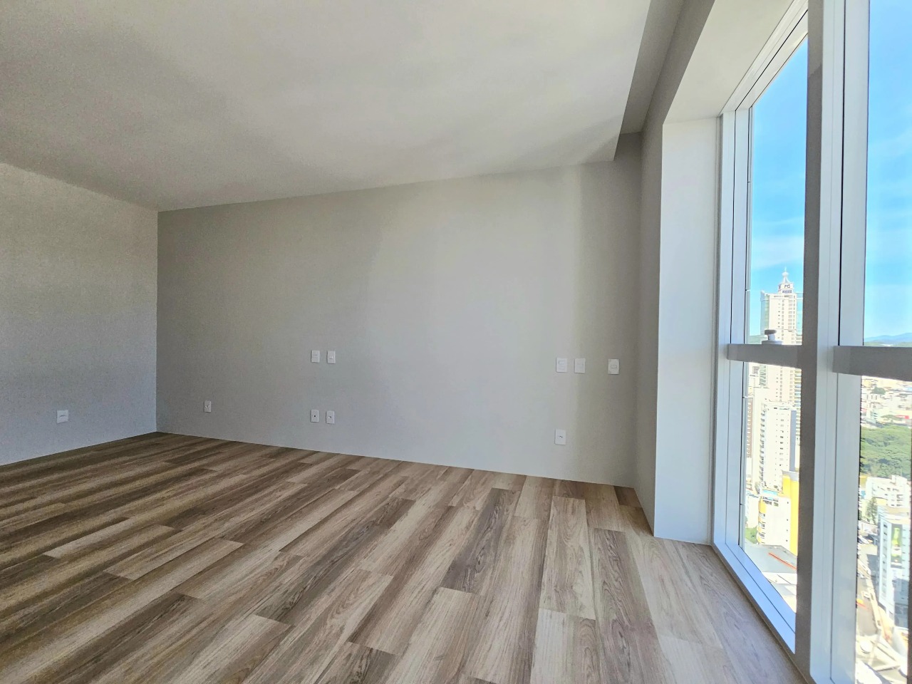 Apartamento 4 suítes à venda no Skyline no Centro de Balneário Camboriú - Foto 17 de 21