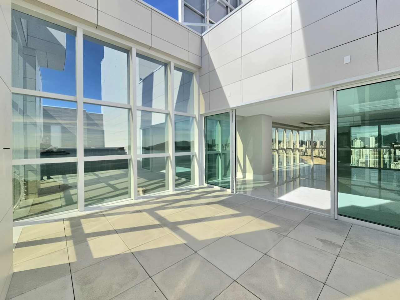 Apartamento 4 suítes à venda no Skyline no Centro de Balneário Camboriú - Foto 2 de 21