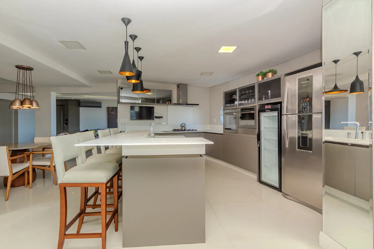 Apartamento 3 suítes mobiliado de 200 m² no Centro, Balneário Camboriú - Foto 10 de 30