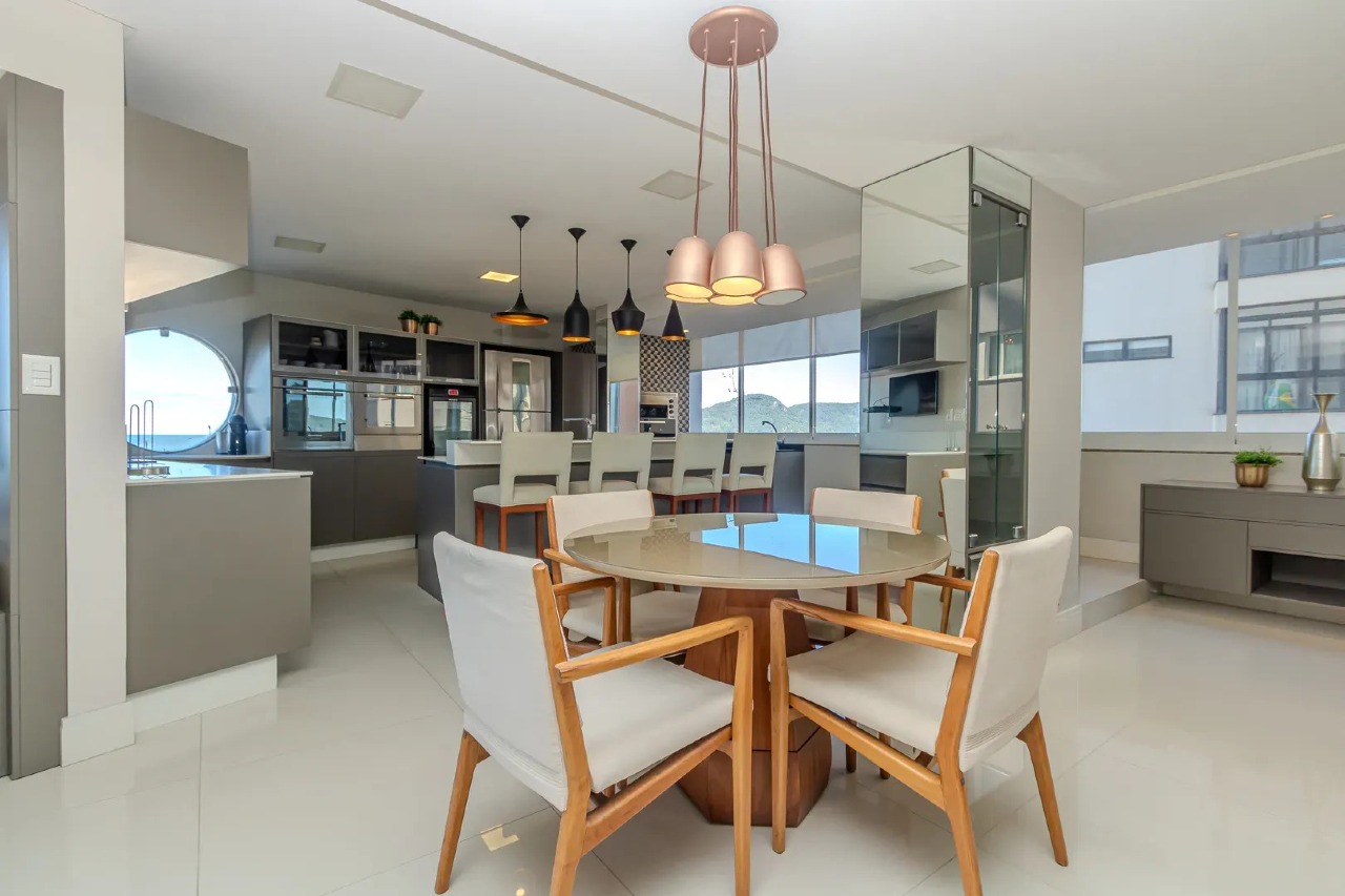 Apartamento 3 suítes mobiliado de 200 m² no Centro, Balneário Camboriú - Foto 3 de 30