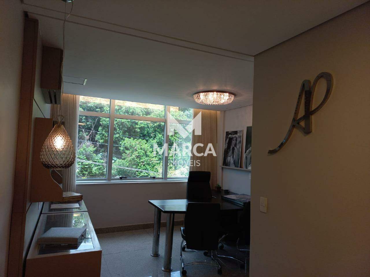 Sala para aluguel no Santa Lúcia: