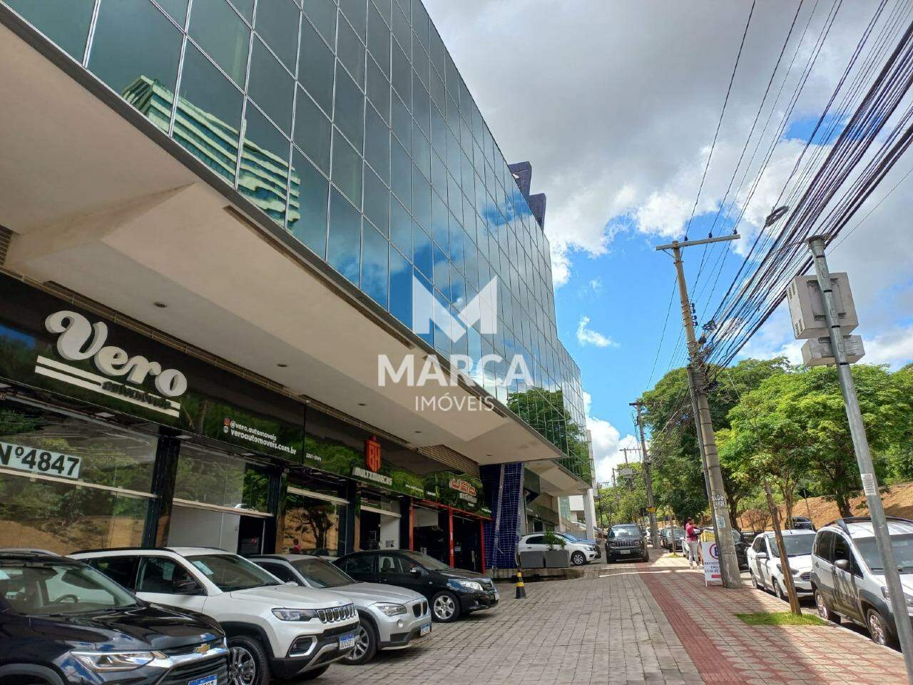 Sala para aluguel no Santa Lúcia: