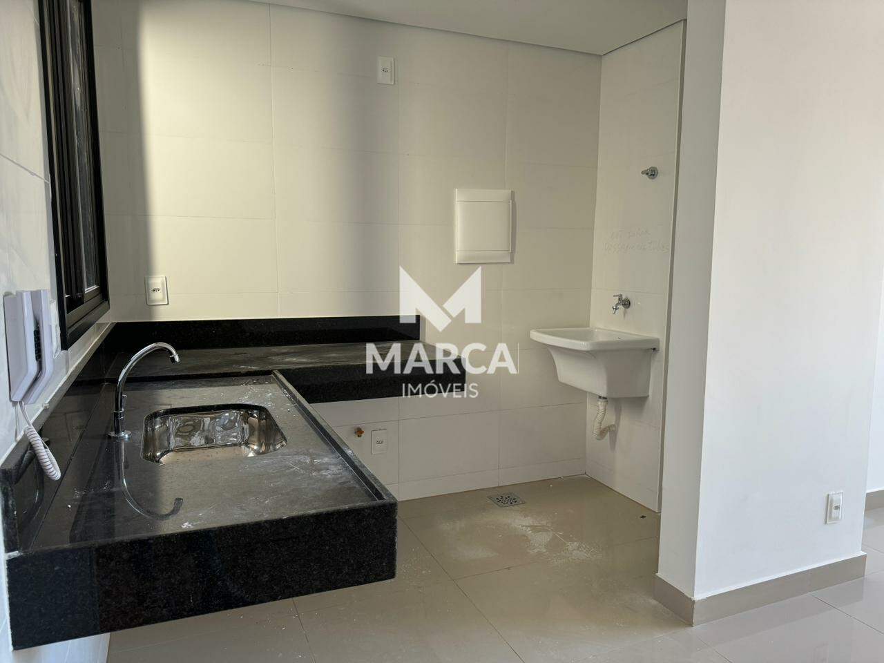 Cobertura para aluguel no Lourdes: 