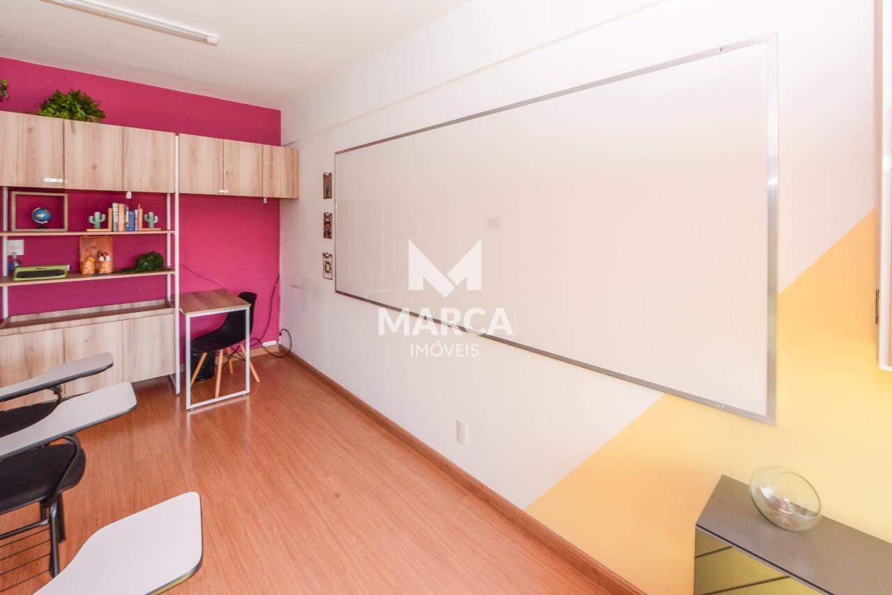 Sala para aluguel no Sagrada Família: