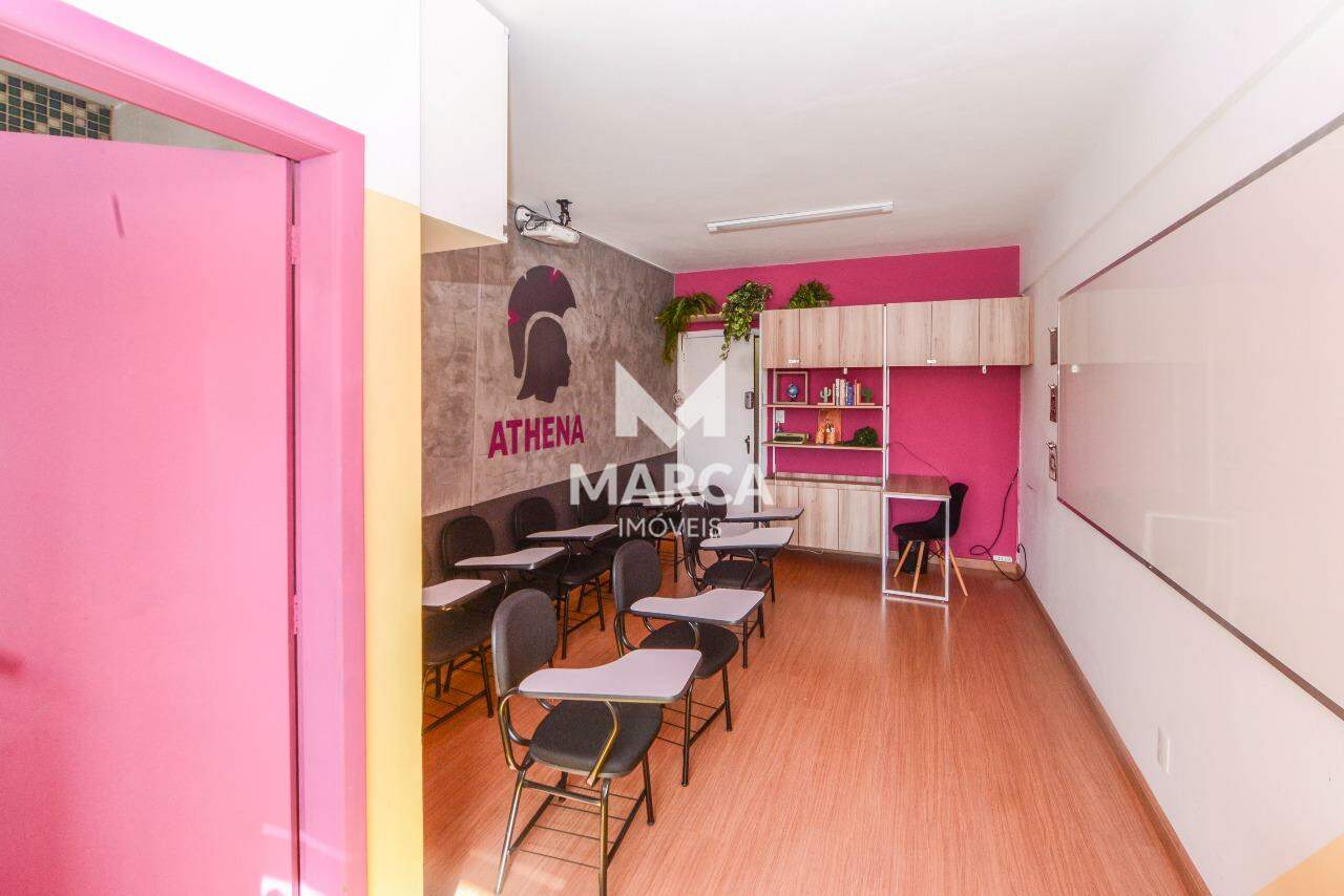 Sala para aluguel no Sagrada Família: