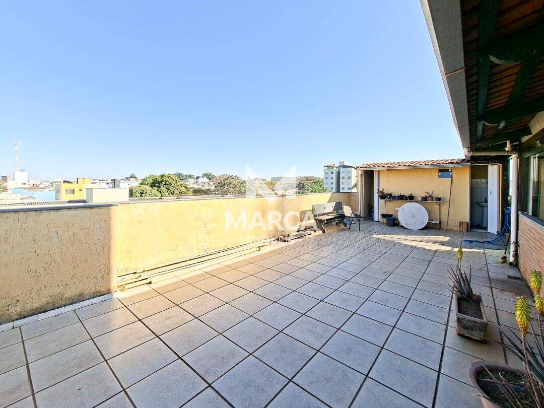 Cobertura para aluguel no Padre Eustáquio: 