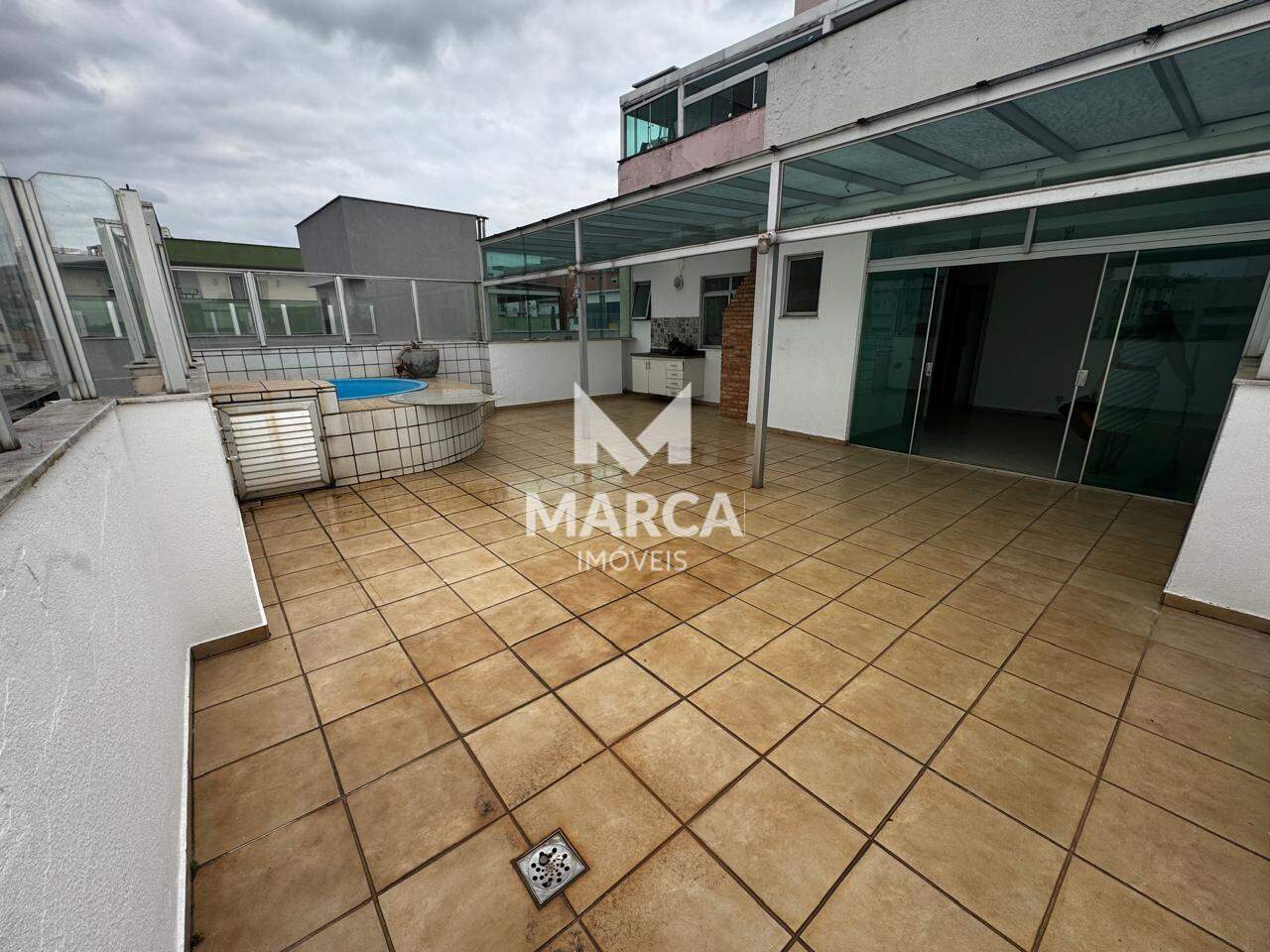 Cobertura para aluguel no Castelo: 