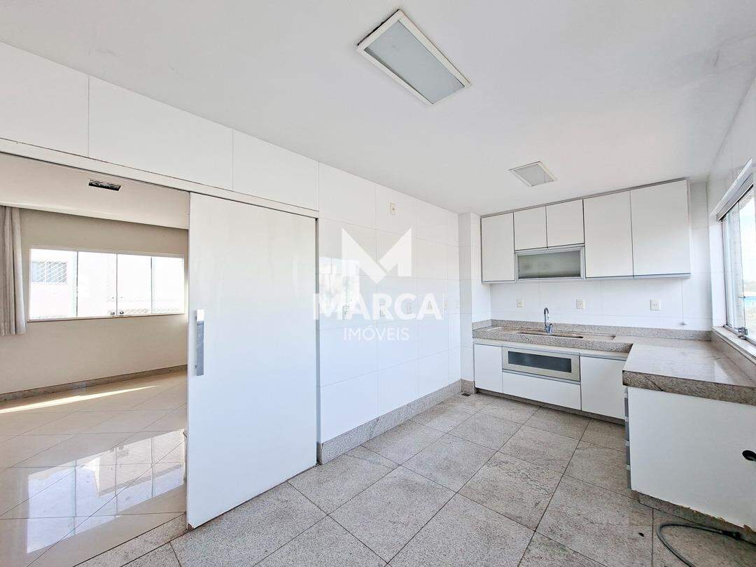 Cobertura para aluguel no Jaraguá: