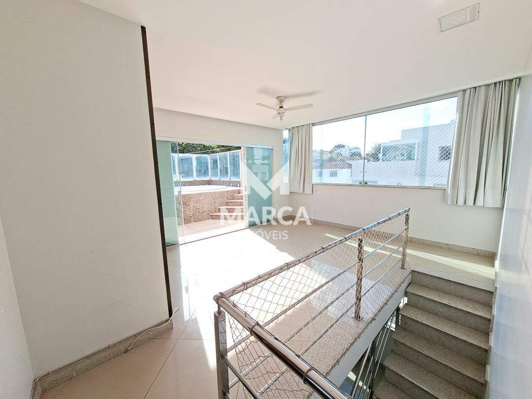 Cobertura para aluguel no Jaraguá: