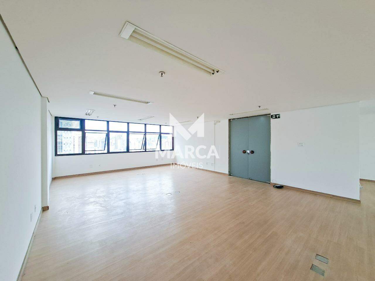Sala para aluguel no Centro:
