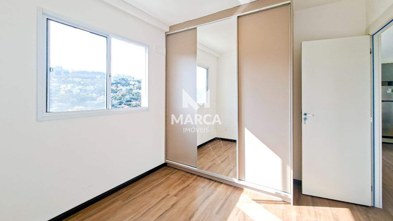 Apartamento para aluguel no Estoril: