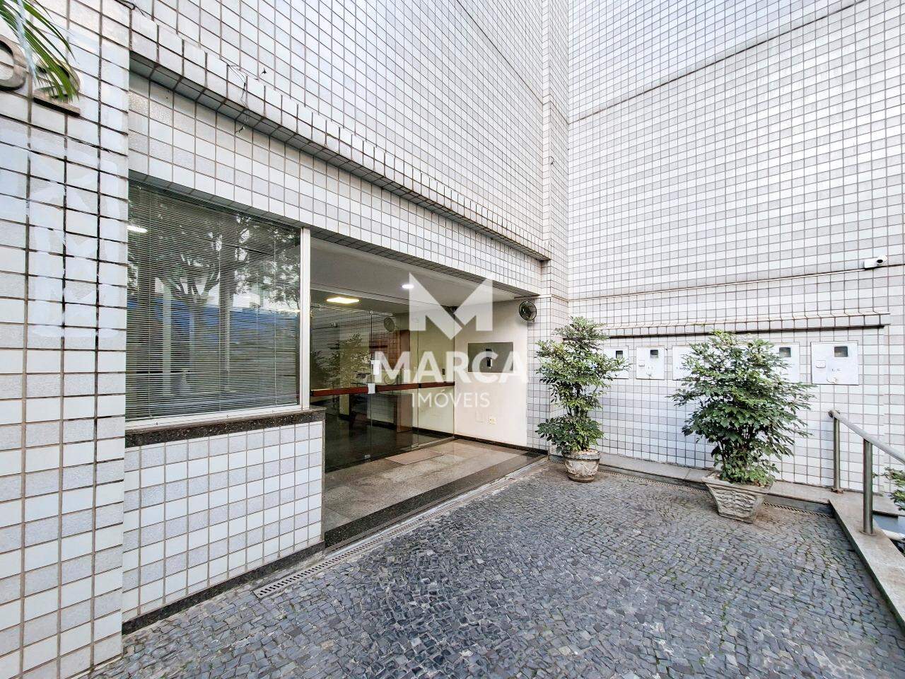 Apartamento para aluguel no Estoril: