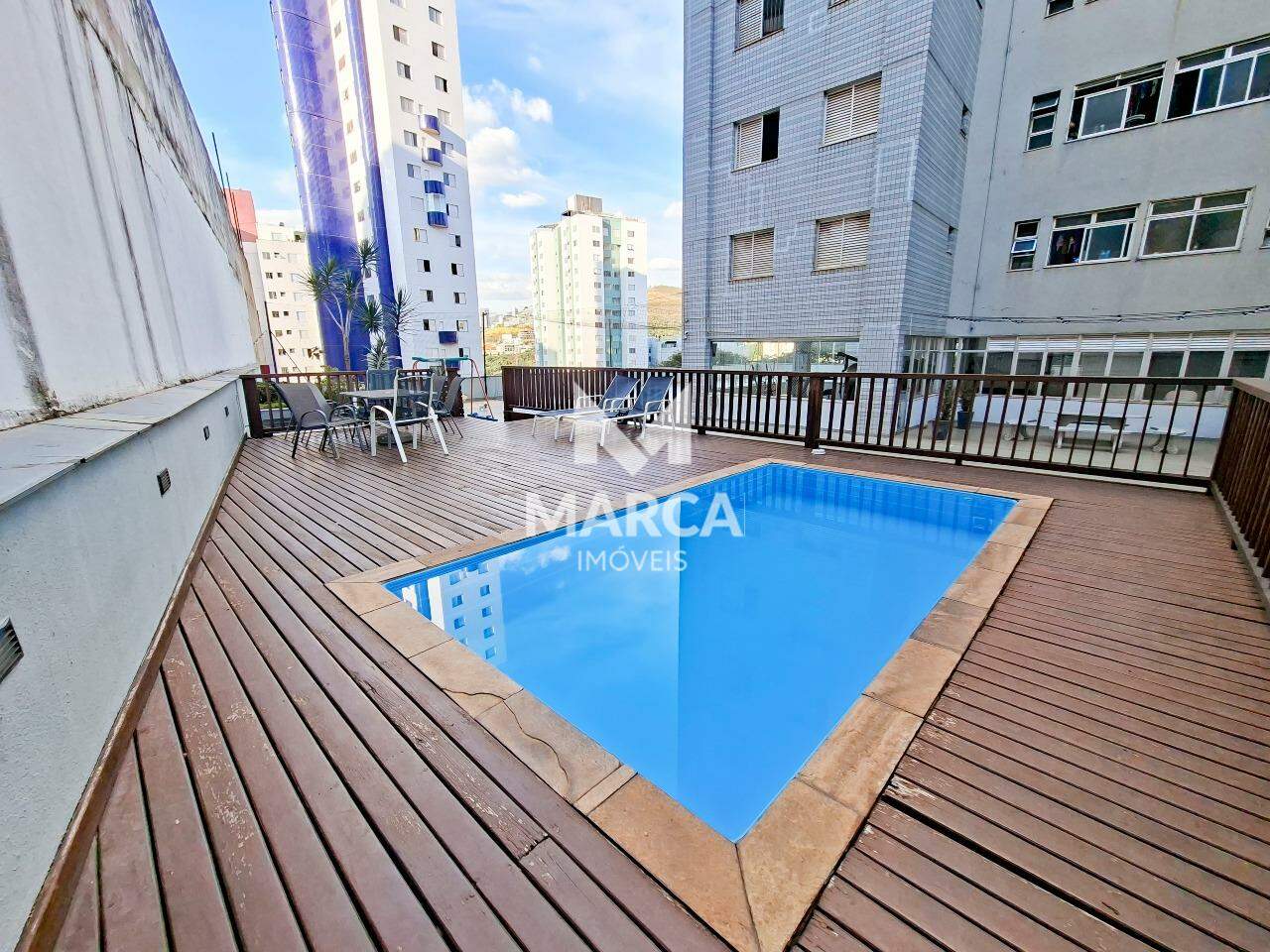 Apartamento para aluguel no Estoril: