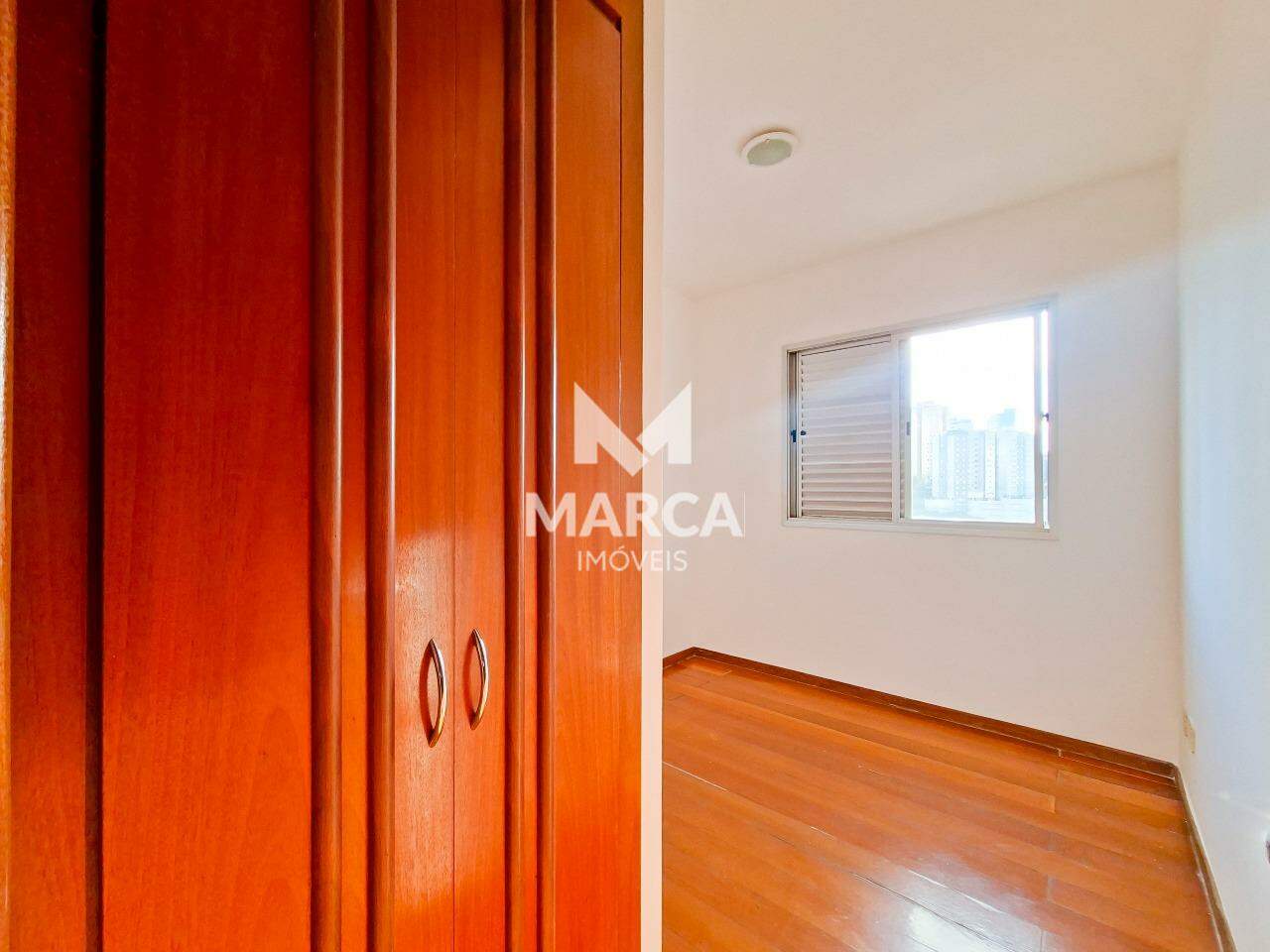 Apartamento para aluguel no Estoril: