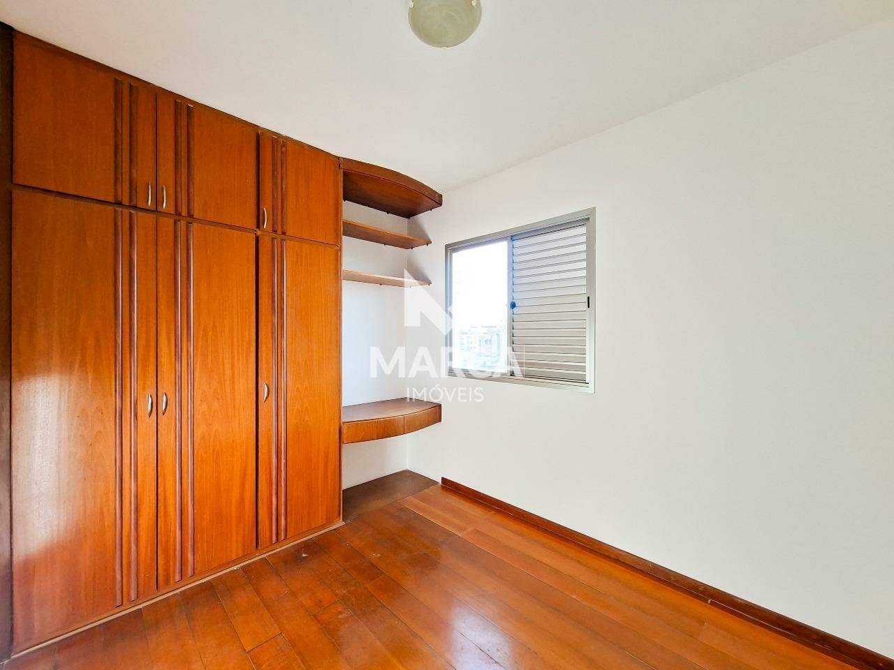 Apartamento para aluguel no Estoril: