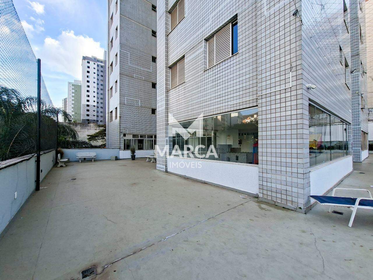Apartamento para aluguel no Estoril: