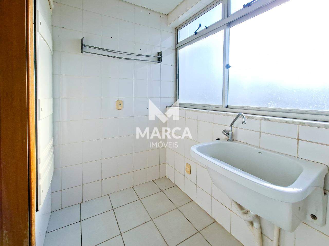 Apartamento para aluguel no Estoril: