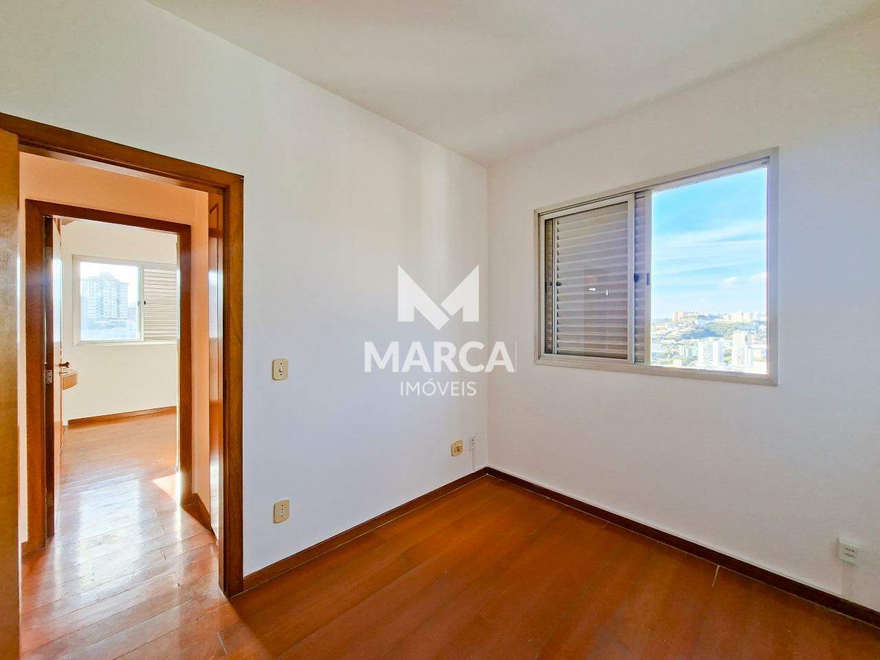 Apartamento para aluguel no Estoril: