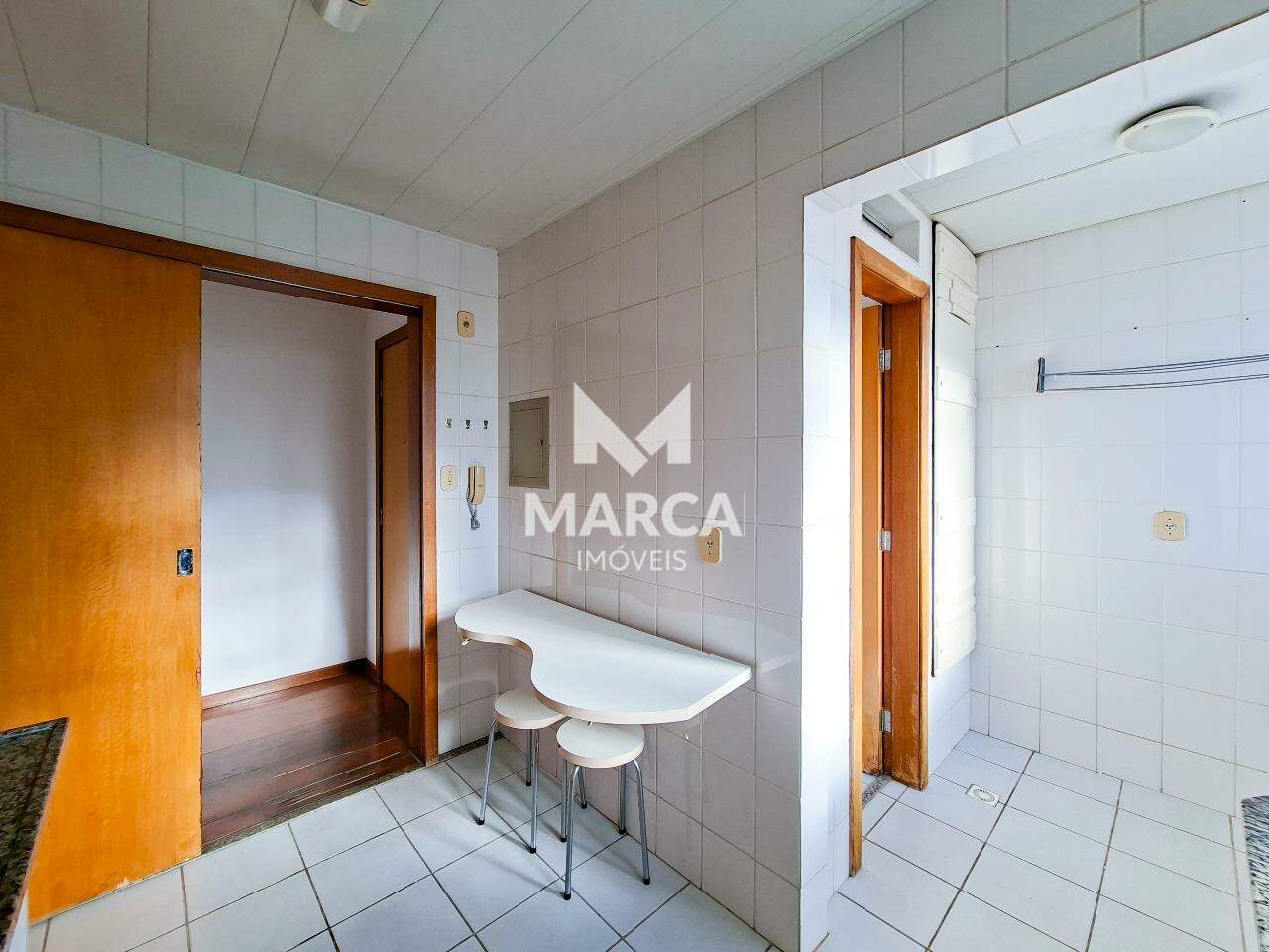 Apartamento para aluguel no Estoril: