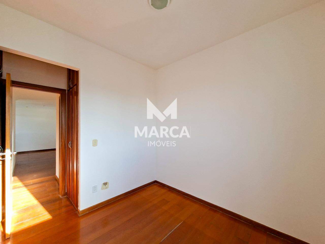 Apartamento para aluguel no Estoril: